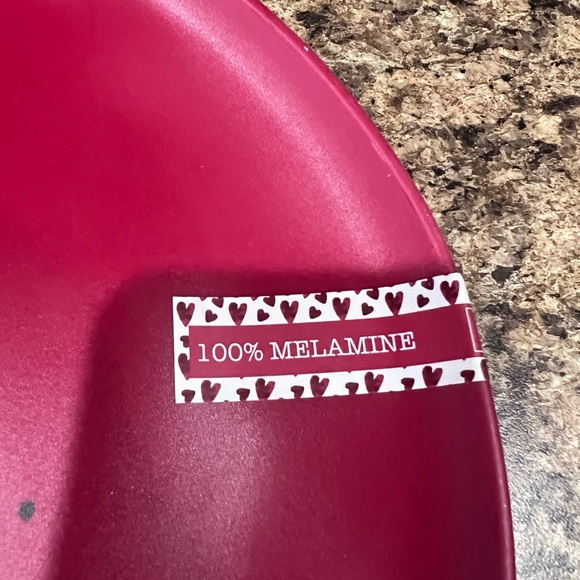 Brand new and never used Rae Dunn melamine Valentines plate - Picture 3 of 6